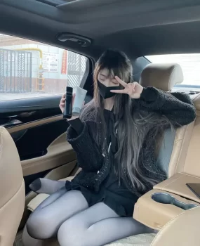 毛柔柔浅蓝特色调情丝袜不反抗大炮进