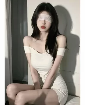 朝阳在校女大艺术生