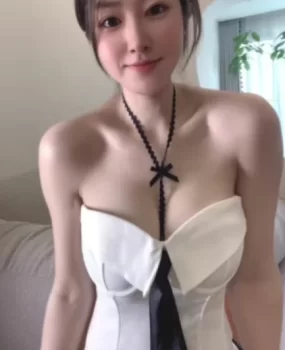 天生火辣身材很勾引男人