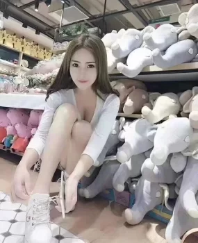 漂亮水嫩00后萝莉