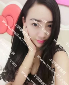 骚货妹妹，天然36D巨乳风骚小尤物，可接吻