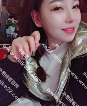 20岁大胸嫩妹哼哼哼，回味无穷