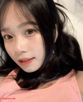 舌吻嫩妹，乖巧温柔，下面挺紧的