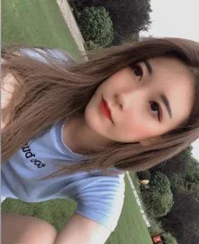 武汉00妹妹水多逼嫩